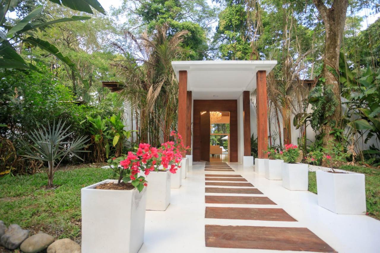 Gigi Brown Villa Paparazzi Beachfront Puerto Viejo de Talamanca Dış mekan fotoğraf